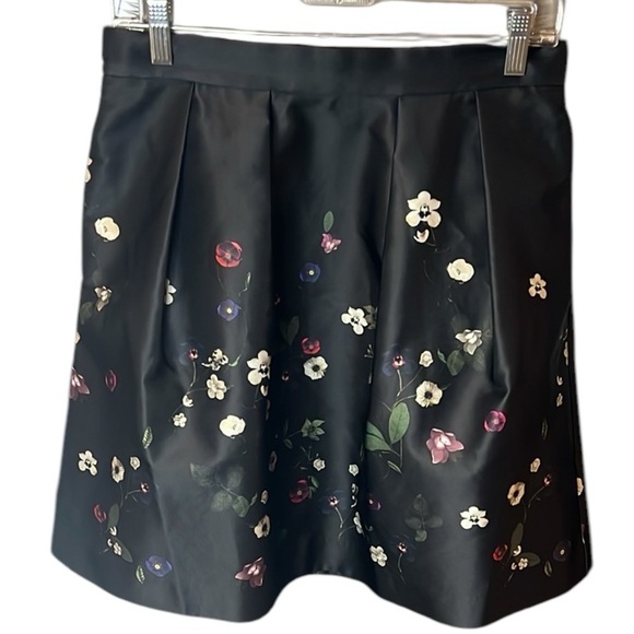 H&M Black A-Line Pleated Sateen Floral print skirt size 10 - Picture 1 of 16
